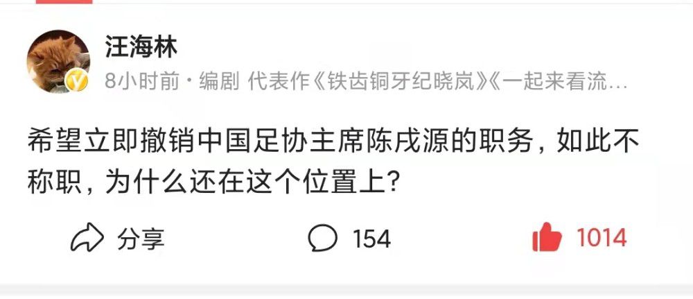 显然我们都知道他的视野极佳，从某种意义上说，他可能是中锋版本的卢卡-东契奇。